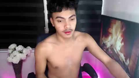 Snapshot of asianboyhunt chatting on 02.10.25 Fev online show from 02.10.25