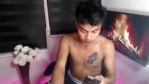 Snapshot of asianboyhunt chatting on 02.11.25 Fev online show from 02.11.25