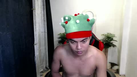 Snapshot of asianboyhunt chatting on 10.21.25 Fev online show from 10.21.25