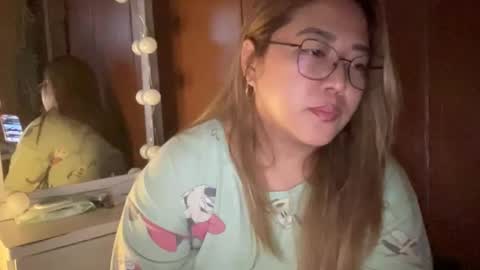 Snapshot of asianbunny10 chatting on 05.17.26 Curvy online show from 05.17.26