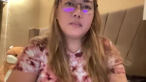 Snapshot of asianbunny10 chatting on 06.06.26 Curvy online show from 06.06.26