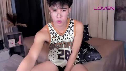 asiancum_peter online show from 06.10.26