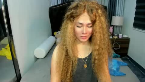 Snapshot of asiannaughtyerika chatting on 03.01.25 ERIKA 3 online show from 03.01.25