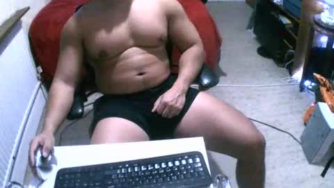 Snapshot of asianscottmusclejohnson93 chatting on 03.11.25 Johnson online show from 03.11.25