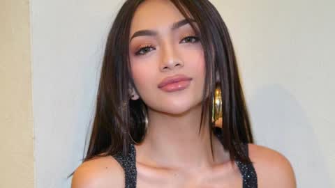 Miss Nia online show from 12.23.24