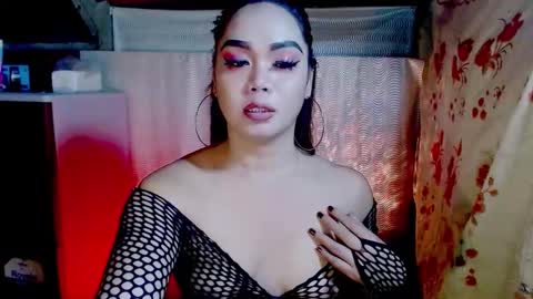 Sofhia online show from 10.17.25