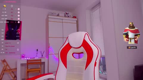 Snapshot of askcaroline chatting on 12.23.24 Caroline online show from 12.23.24