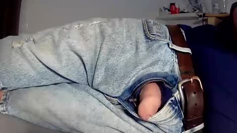 Will take commands from GuysWomenCouples etc online show from 12.16.24