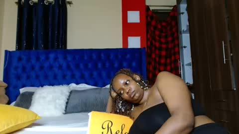 Snapshot of assey_ chatting on 02.25.25 assey online show from 02.25.25