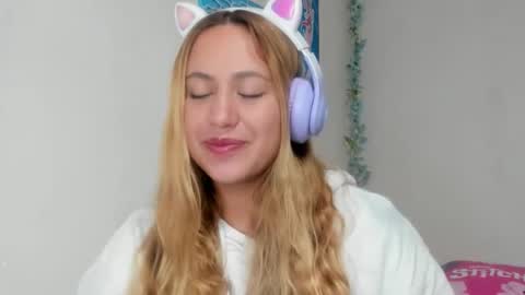 Snapshot of asshly_20 chatting on 10.09.25 Ashly online show from 10.09.25