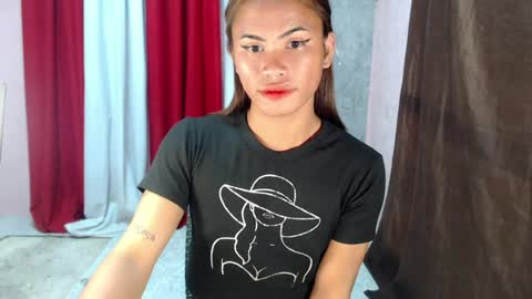 Snapshot of assistant_girlxx chatting on 07.22.26 MEGS MEGS online show from 07.22.26