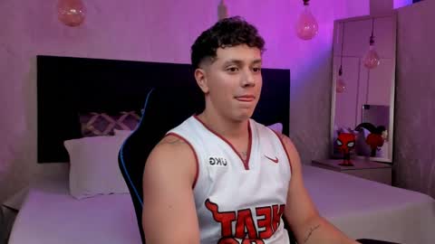 Snapshot of astonhills chatting on 04.11.26 astonhills online show from 04.11.26