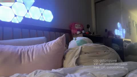 AstoriaLove online show from 02.01.26