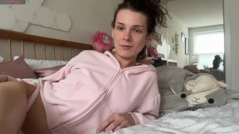 AstoriaLove online show from 04.04.26