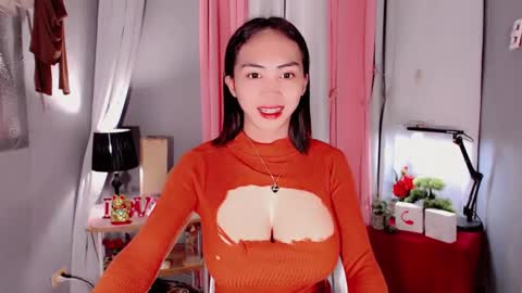 Snapshot of astrid_khalifa chatting on 01.04.25 Astrid online show from 01.04.25