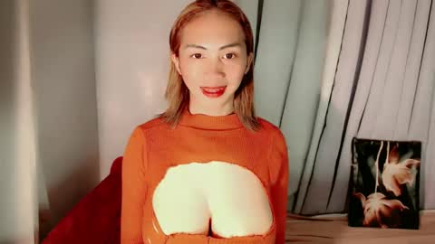 Snapshot of astrid_khalifa chatting on 02.13.25 Astrid online show from 02.13.25