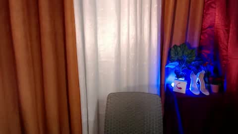 Snapshot of astrid_khalifa chatting on 02.27.25 Astrid online show from 02.27.25