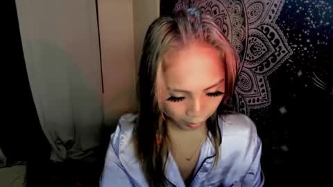 Snapshot of astrid_khalifa chatting on 04.23.26 Astrid online show from 04.23.26