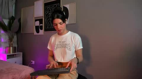 Snapshot of astrid_velle chatting on 05.01.26 astrid_velle online show from 05.01.26
