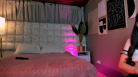 Snapshot of astrid_velle chatting on 05.09.26 astrid_velle online show from 05.09.26