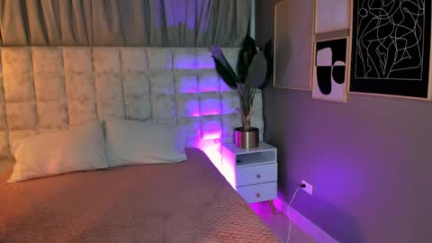 Snapshot of astrid_velle chatting on 05.13.26 astrid_velle online show from 05.13.26