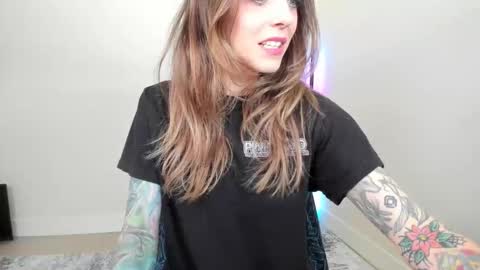 Snapshot of astridluxe chatting on 06.10.26 Astrid Luxe online show from 06.10.26