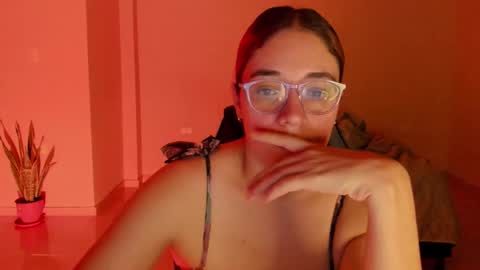 Snapshot of atenas__05 chatting on 03.04.26 atenas online show from 03.04.26