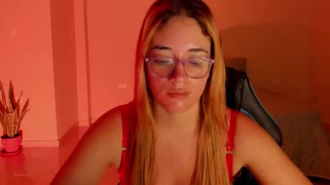 Snapshot of atenas__05 chatting on 03.08.26 atenas online show from 03.08.26