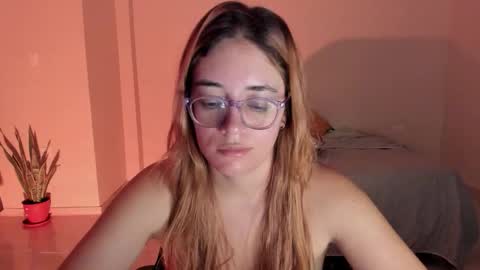 Snapshot of atenas__05 chatting on 03.15.26 atenas online show from 03.15.26