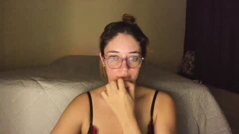 Snapshot of atenas__05 chatting on 04.04.26 atenas online show from 04.04.26