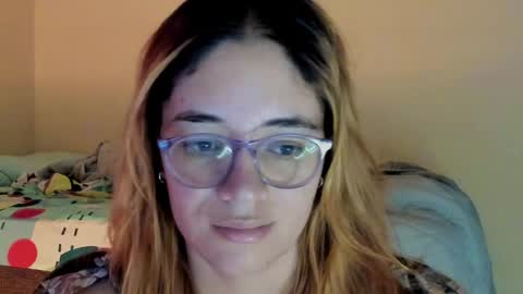 Snapshot of atenas__05 chatting on 04.16.26 atenas online show from 04.16.26