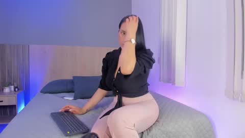 Atenea online show from 09.19.25