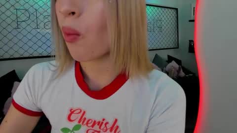 Snapshot of atenea_klett_ chatting on 02.04.25 ATENEA online show from 02.04.25