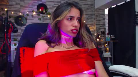 Snapshot of ateneasairce chatting on 01.13.25 Atenea online show from 01.13.25