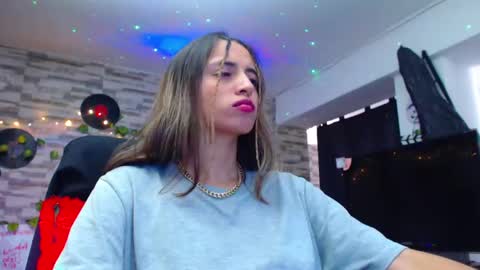 Snapshot of ateneasairce chatting on 01.18.25 Atenea online show from 01.18.25