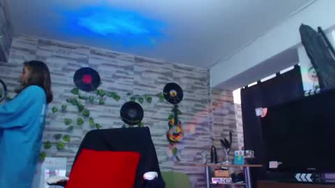 Snapshot of ateneasairce chatting on 01.21.25 Atenea online show from 01.21.25