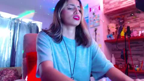 Snapshot of ateneasairce chatting on 02.07.25 Atenea online show from 02.07.25