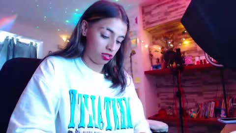 Snapshot of ateneasairce chatting on 02.14.25 Atenea online show from 02.14.25