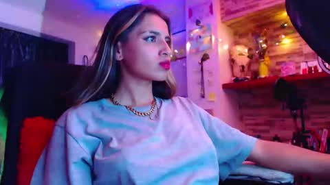 Snapshot of ateneasairce chatting on 02.18.25 Atenea online show from 02.18.25