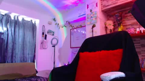 Snapshot of ateneasairce chatting on 02.23.25 Atenea online show from 02.23.25