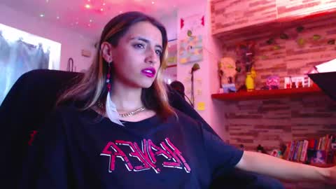 Snapshot of ateneasairce chatting on 03.01.25 Atenea online show from 03.01.25