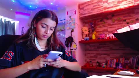 Snapshot of ateneasairce chatting on 03.03.25 Atenea online show from 03.03.25