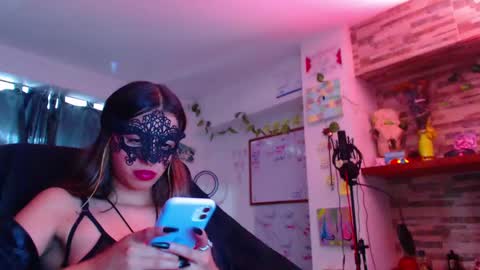 Snapshot of ateneasairce chatting on 03.06.25 Atenea online show from 03.06.25