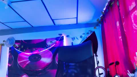 Snapshot of ateneasairce chatting on 09.15.25 Atenea online show from 09.15.25