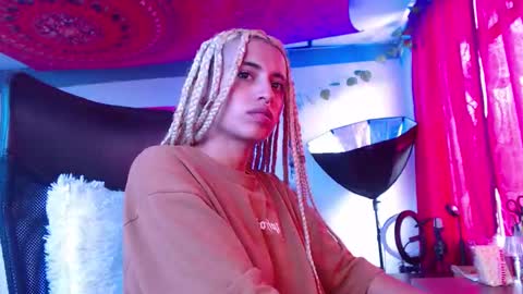 Snapshot of ateneasairce chatting on 10.03.25 Atenea online show from 10.03.25