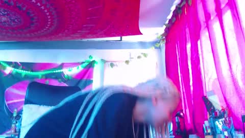 Snapshot of ateneasairce chatting on 10.09.25 Atenea online show from 10.09.25