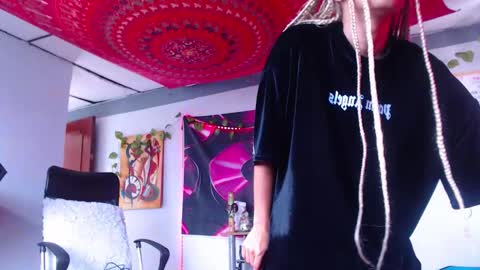 Snapshot of ateneasairce chatting on 10.14.25 Atenea online show from 10.14.25