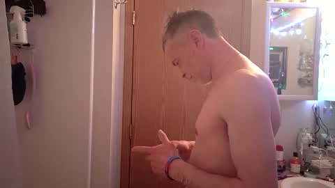 jonnyandrew online show from 04.01.26