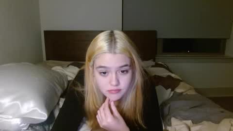 Snapshot of athena081 chatting on 11.09.25 Athena online show from 11.09.25