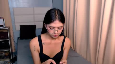 Snapshot of athenaheart chatting on 03.10.25 Ady online show from 03.10.25